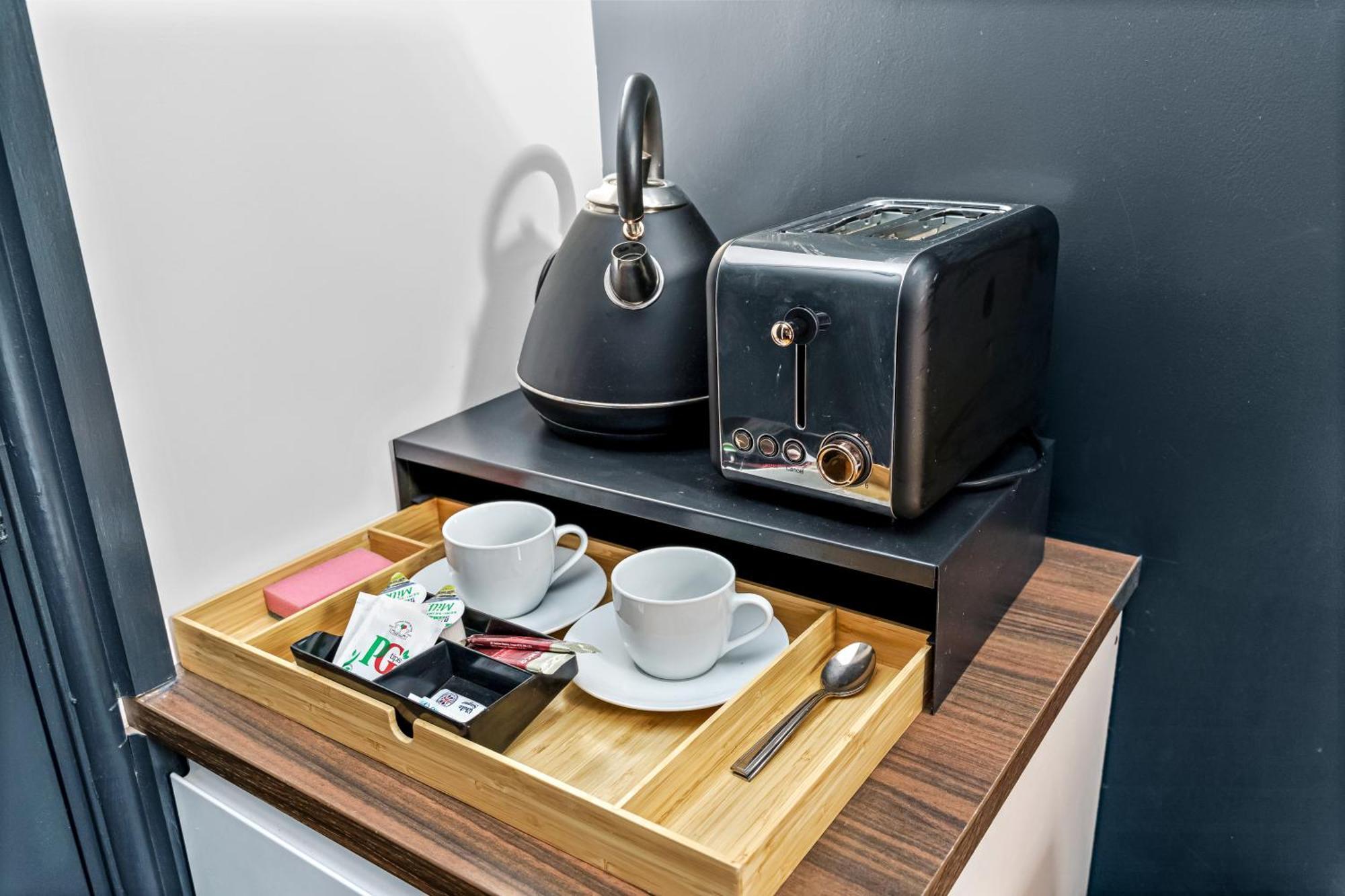 G Eighty Four Aparthotel ลอนดอน ภายนอก รูปภาพ