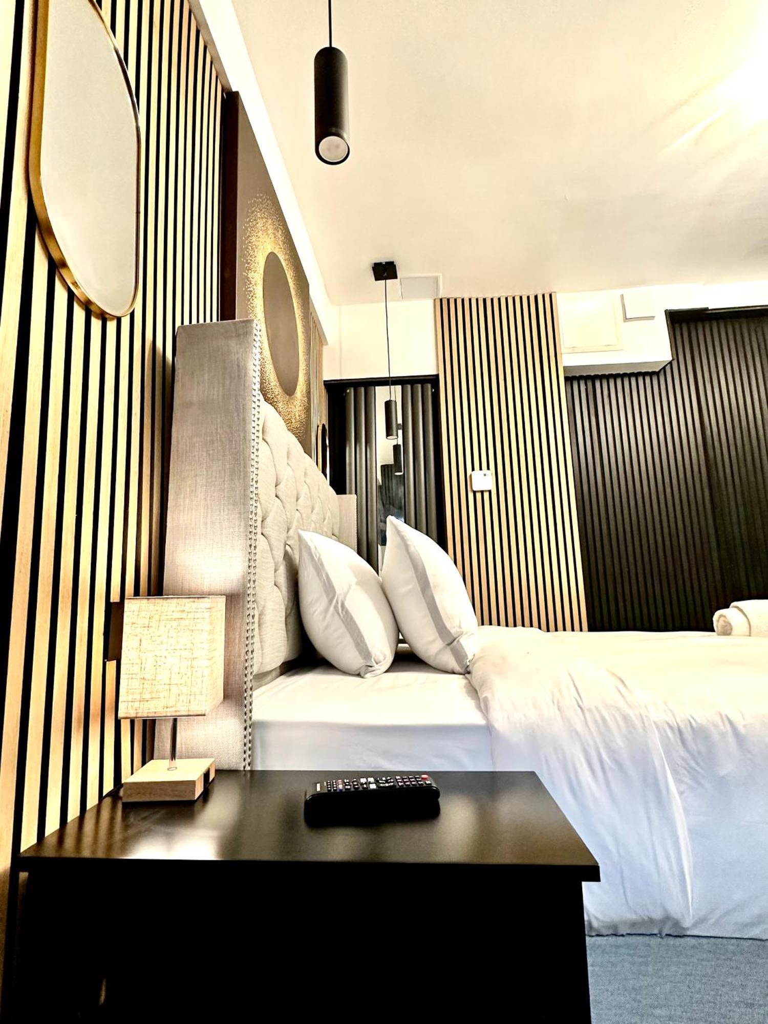 G Eighty Four Aparthotel ลอนดอน ภายนอก รูปภาพ